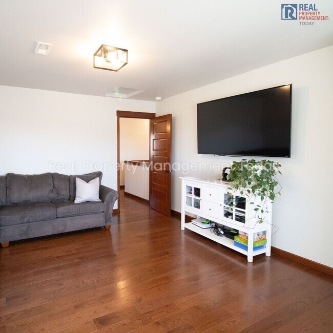 Building Photo - 4 Bedroom House in Puyallup! (Virtual Tour...