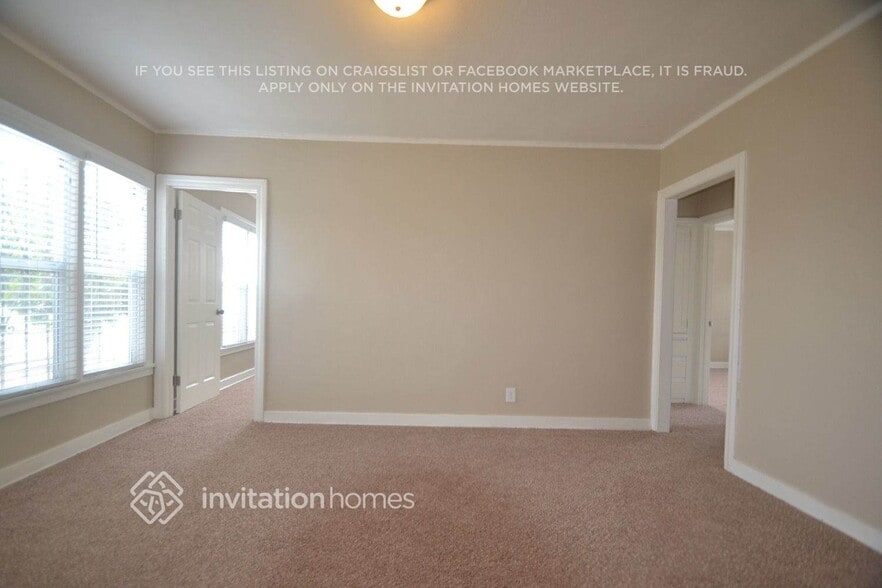 Building Photo - 2042 W 75th St