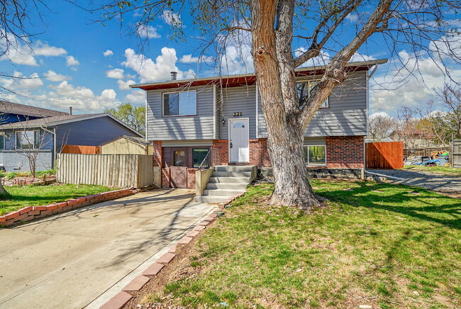 Building Photo - $2,495.00 - 4 Beds 2 Baths, Single Family ...