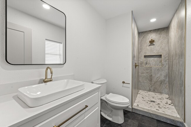 Building Photo - 1820 Gorman Ave