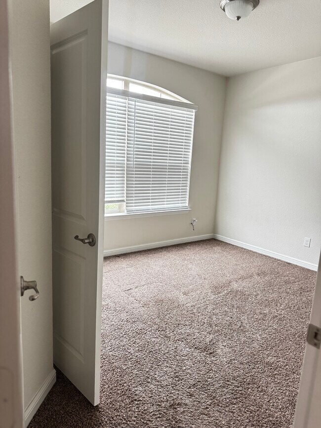 Building Photo - 9228 Pepper Grass Dr