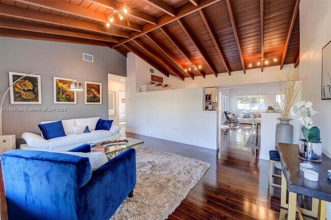 Building Photo - Northeast 169th Street, North Miami Beach, FL 33162 - 3 BR 2 BA single-family home