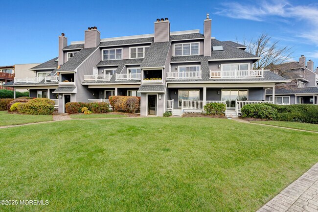 Building Photo - 85 E Water St