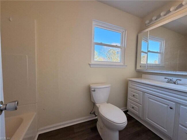 Building Photo - 5492 Pocono Pl