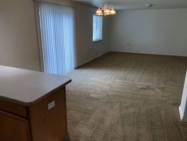 Building Photo - House for Rent