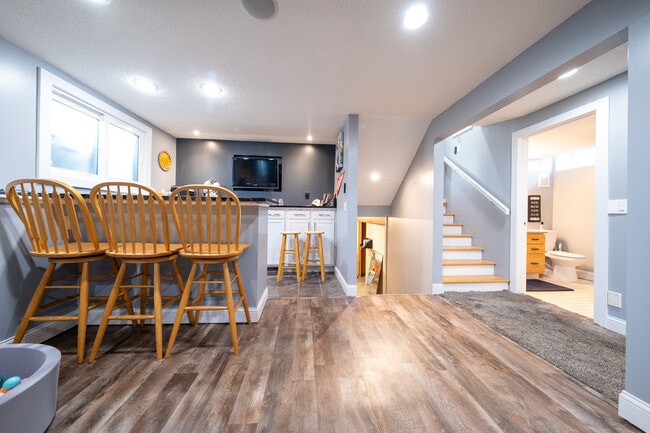 Building Photo - 7801 Noble Ave N