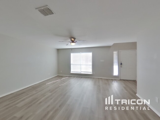 Building Photo - 10411 Trotters Bay