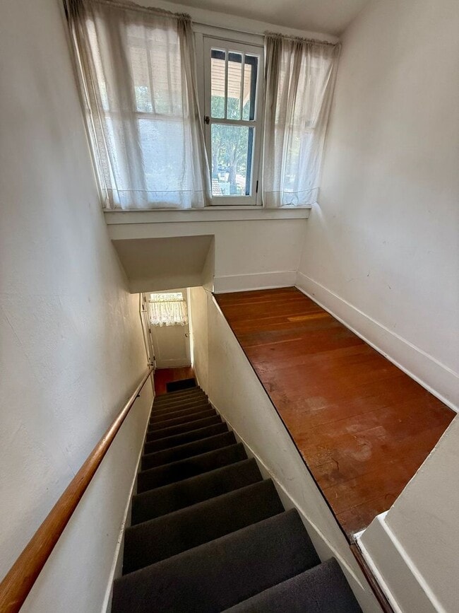 Building Photo - View of the River!  1-Bedroom in Lewiston Triplex -  Includes internet and utilities