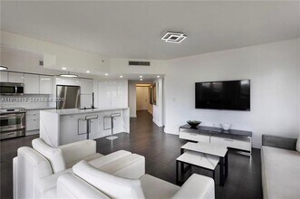 Building Photo - 19900 E Country Club Dr