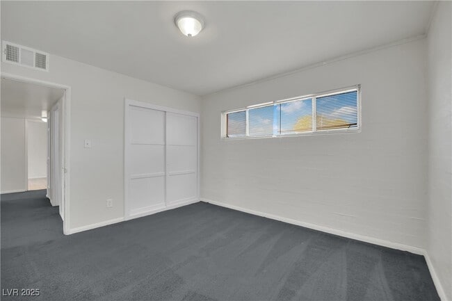 Building Photo - 2016 Linden Ave