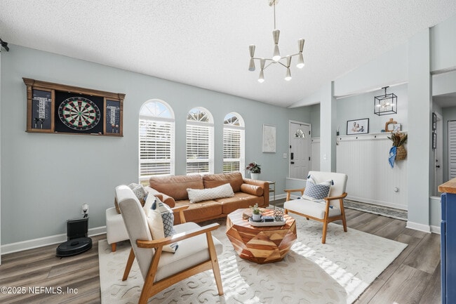 Building Photo - 2143 Lady Di Ln