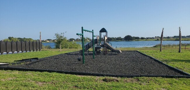 Building Photo - 4-bedroom Home in Villamar **MOVE-IN SPECIAL, 50% OFF 2ND MONTH***