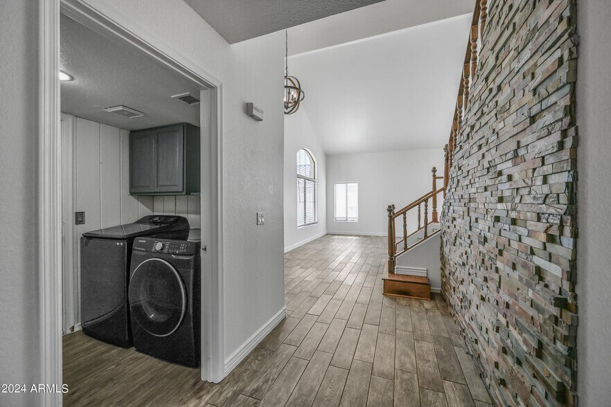 Building Photo - 1836 E Aspen Way