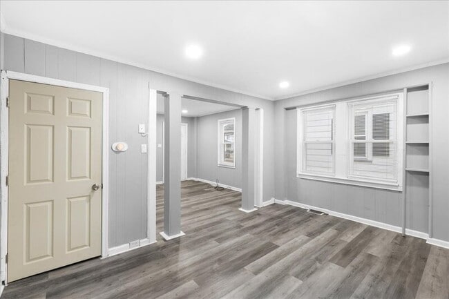 Building Photo - 505 Wood St