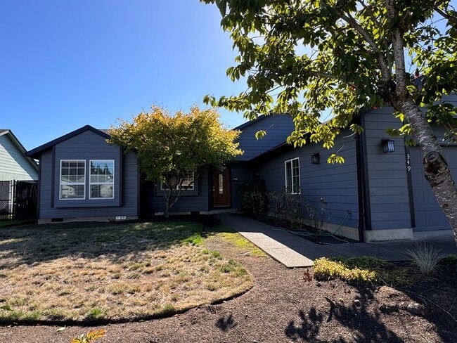 Building Photo - REMODELED Home Featuring LVP Flooring Thro...