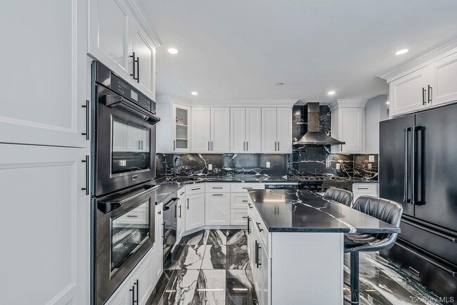 Building Photo - 449 Nassau Ave