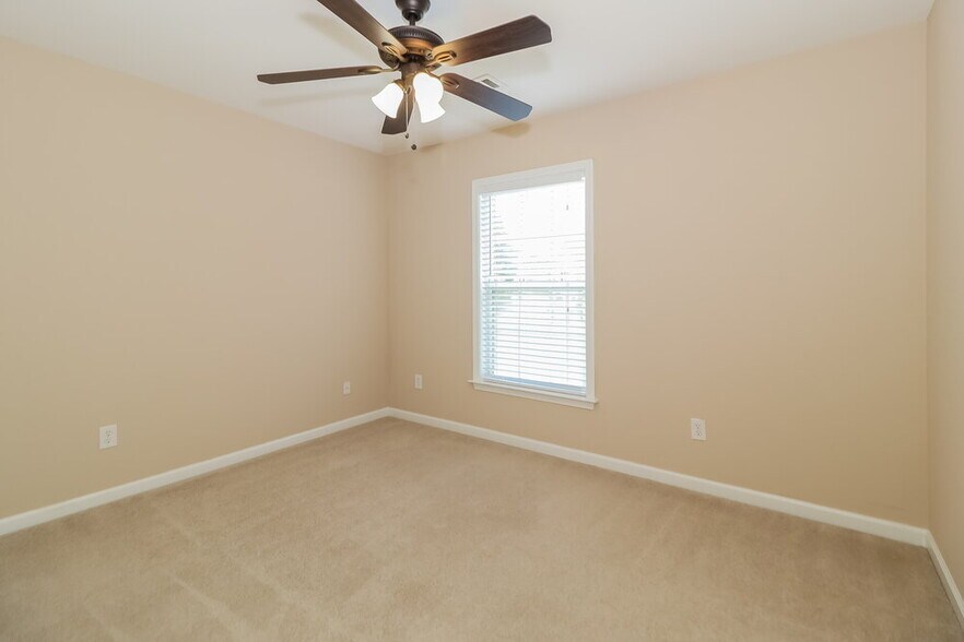 Building Photo - 5080 Fieldstone View Cir