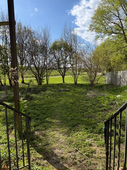Building Photo - 2566 Hoard St