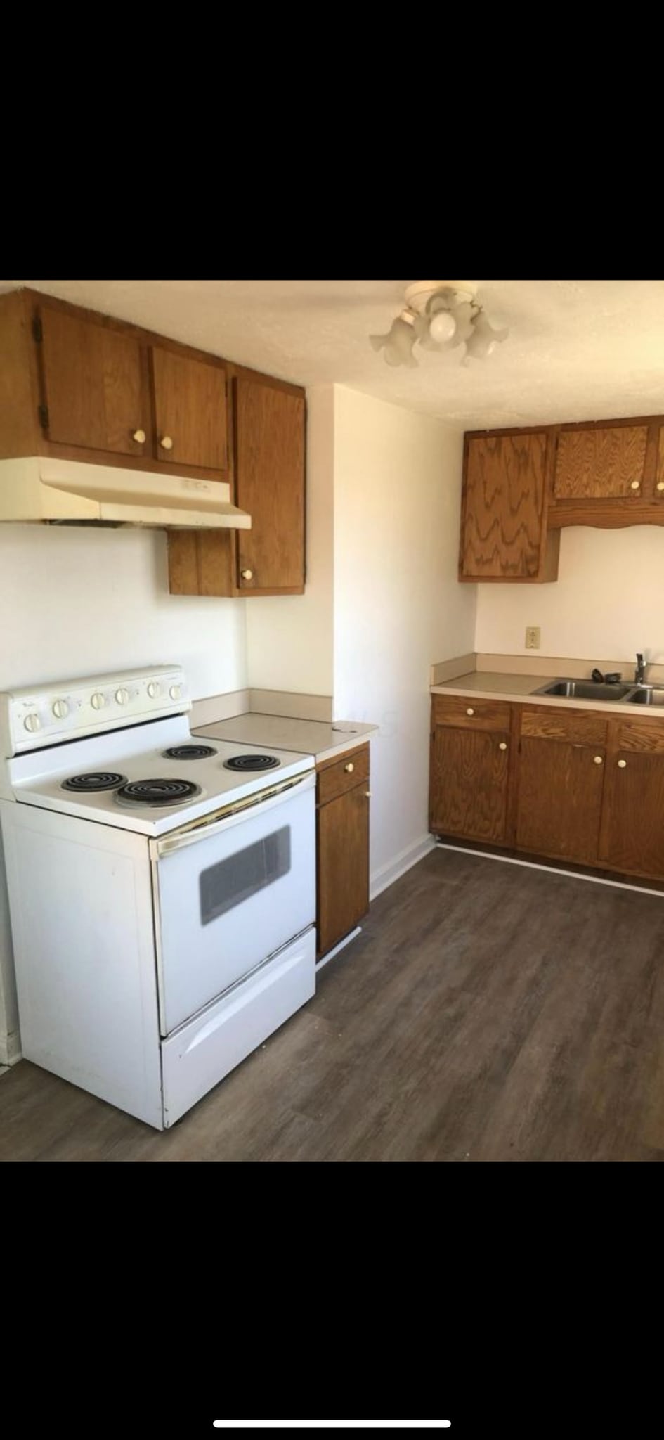 Kitchen - 483 N Prospect St