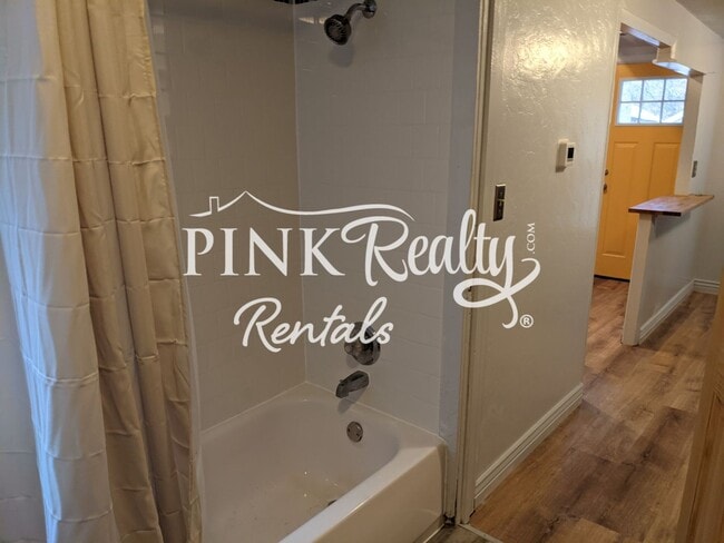 Building Photo - 17 Narrows Rd