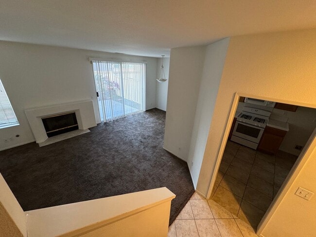 Building Photo - 3 Bedroom / 3 Bath Townhome Available Now! Chula Vista / San Miguel Ranch