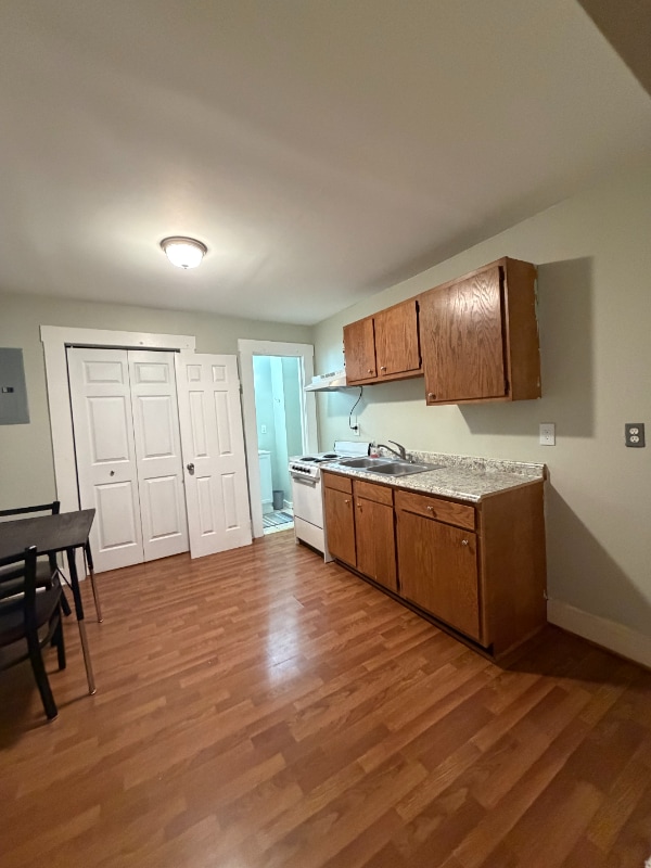 Building Photo - 231 Main St