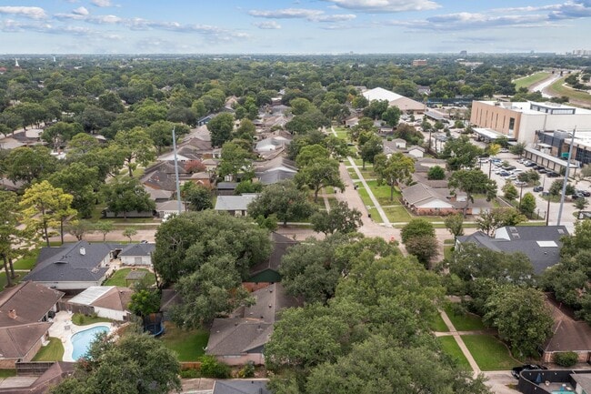Building Photo - 5539 Rutherglenn Dr