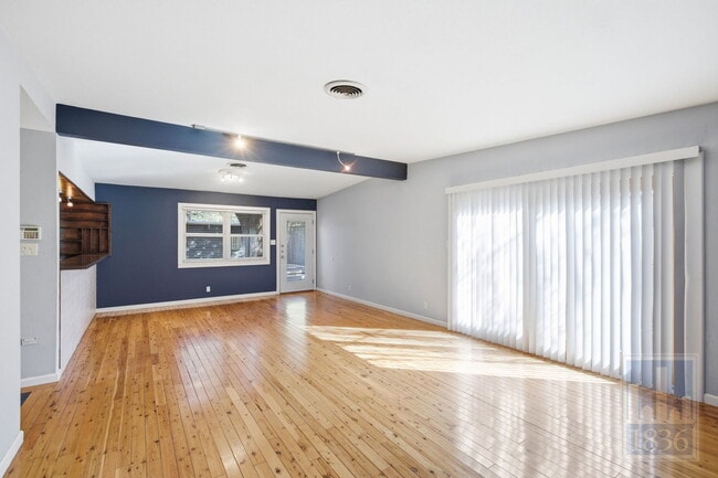 Building Photo - 2416 S 5th St