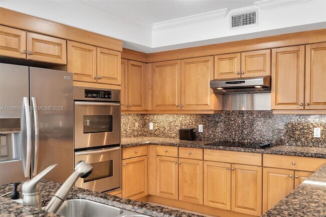 Building Photo - 9 NE 20th Ave