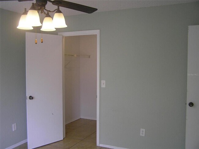 Building Photo - 2550 N Alafaya Trail