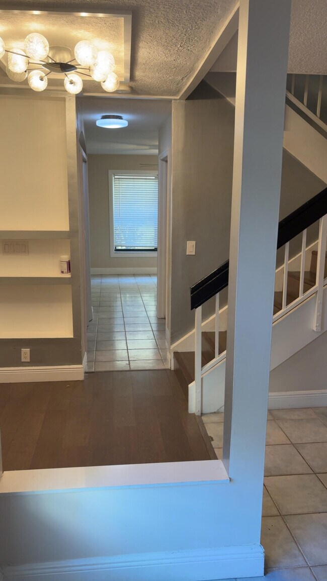 Building Photo - 5855 Northpointe Ln