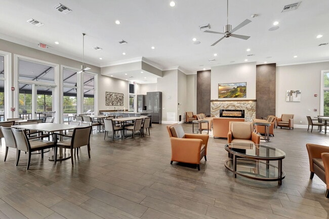 Building Photo - 12372 Cascades Pointe Dr