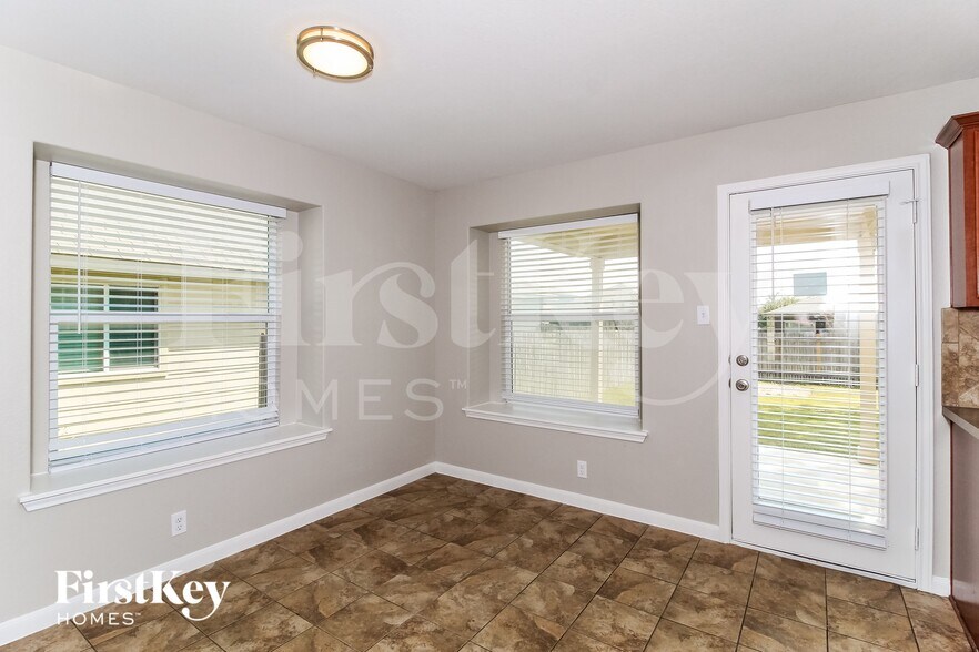 Building Photo - 2138 Brinkley Dr