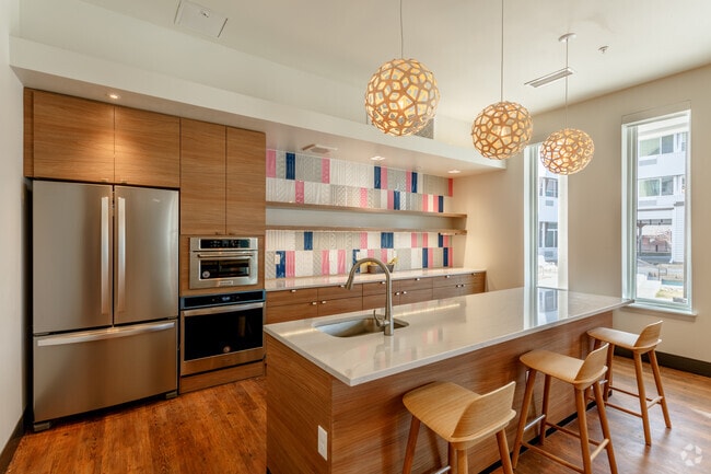 Interior Photo - Elisabetta