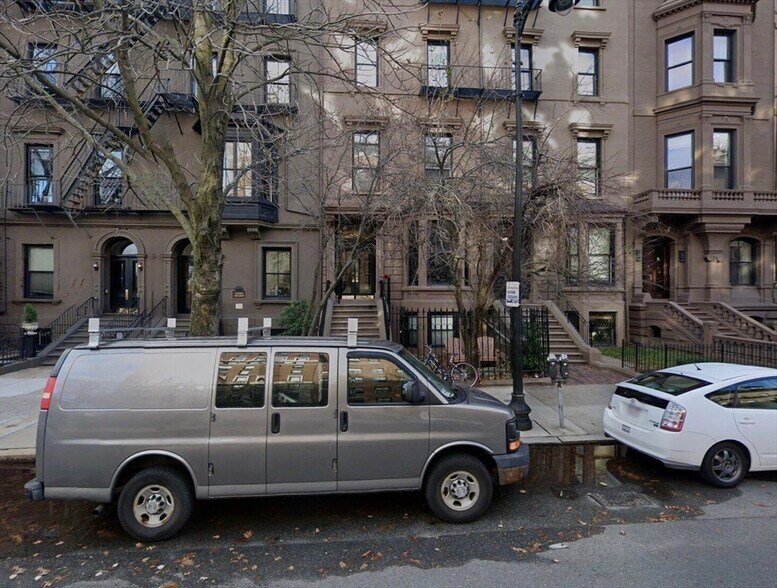 Building Photo - 119 Beacon St