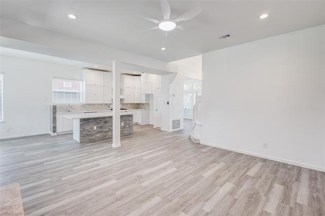 Building Photo - 1521 Palisades Dr