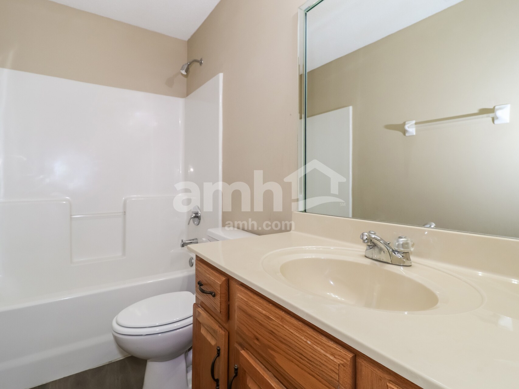 Building Photo - 5664 Tulip Grove Dr