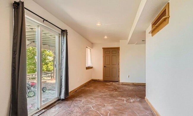 Building Photo - Beautiful Newly Remodeled Home in Roxborough Park