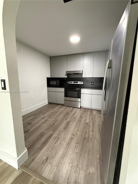 Building Photo - 1711 SW 100th Ave