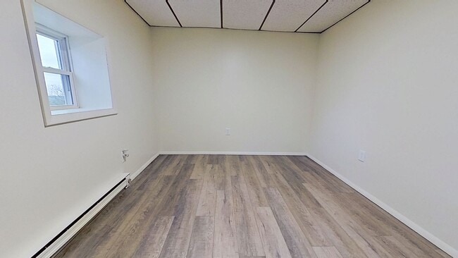 Building Photo - Cozy Second Floor Apartment