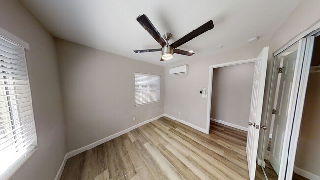 Building Photo - Newly Renovated (2022)! 7BD/3BA