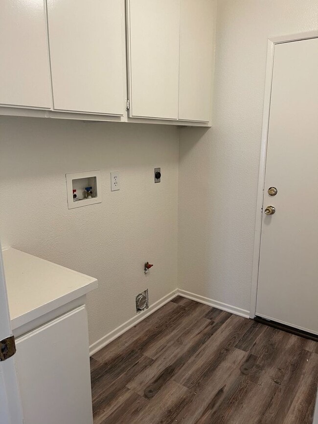 Building Photo - Rosamond 4/2 COMING SOON!