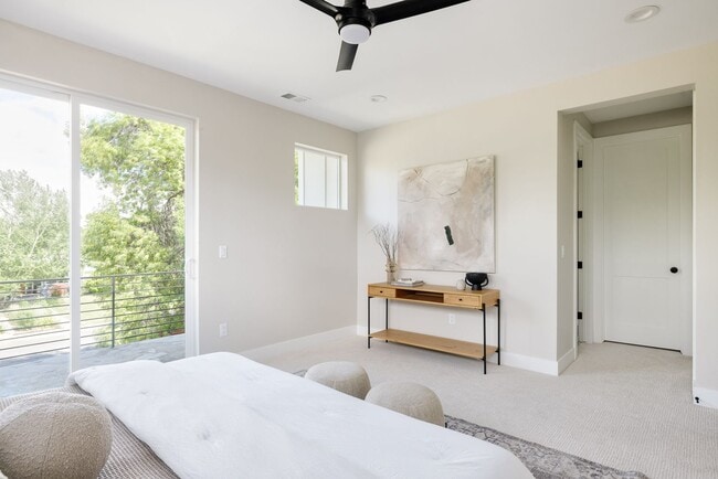 Building Photo - LUX 4BD, 3BA Home with 2-Car Garage and Backyard