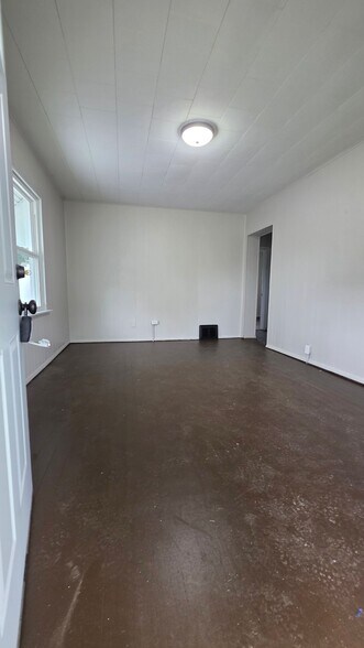 Building Photo - 2516 N Evans Ave
