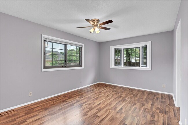 Building Photo - 1306 Brookfield Ln