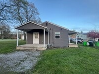 Building Photo - 414 Maple Dr