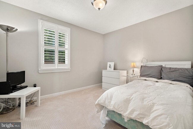 Building Photo - 3146 Headrow Ln