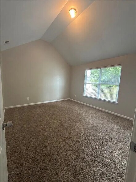 Building Photo - Room in House on Ash Tree St SW