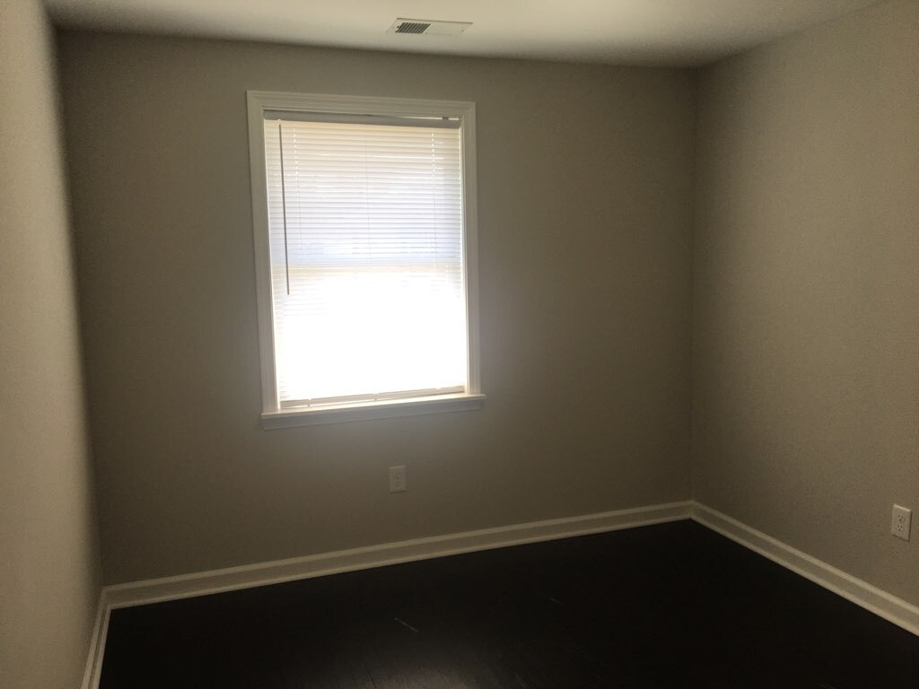 Building Photo - 1703 Lafayette Dr