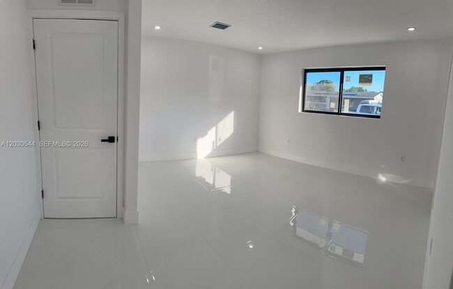 Building Photo - 2041 NW 190th Terrace